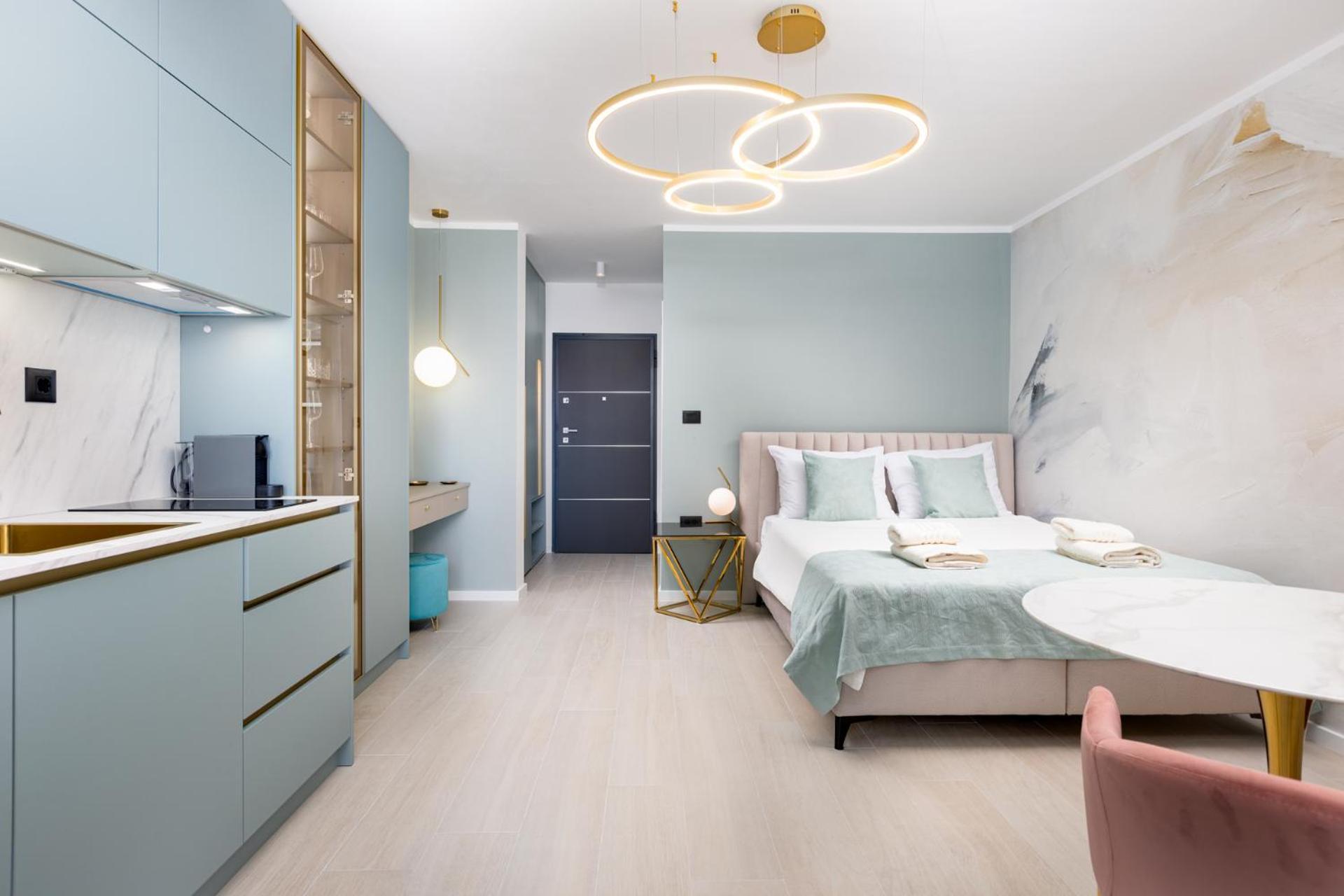 Mint & Gold Luxury *