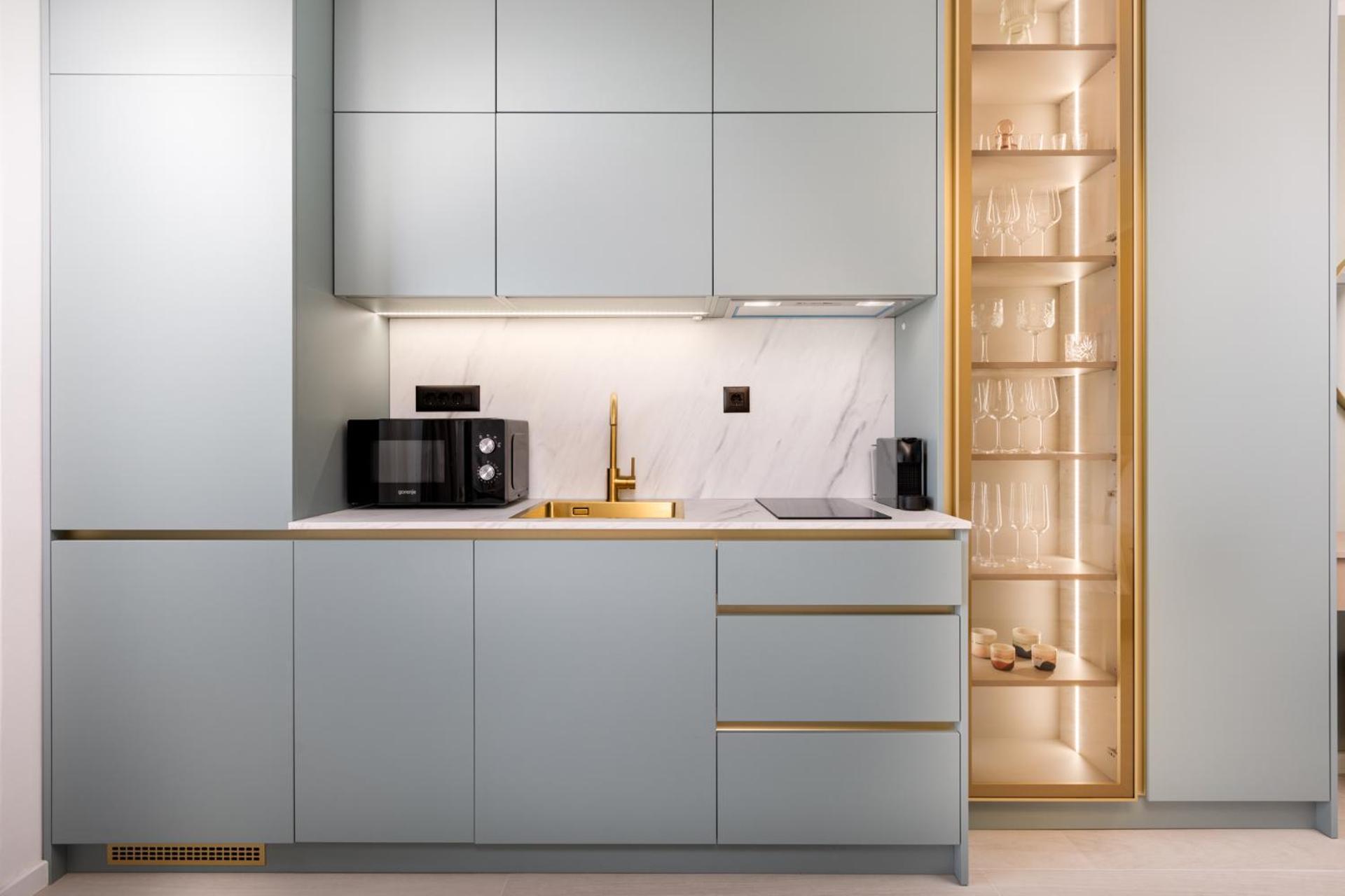 Mint & Gold Luxury Apartment *
